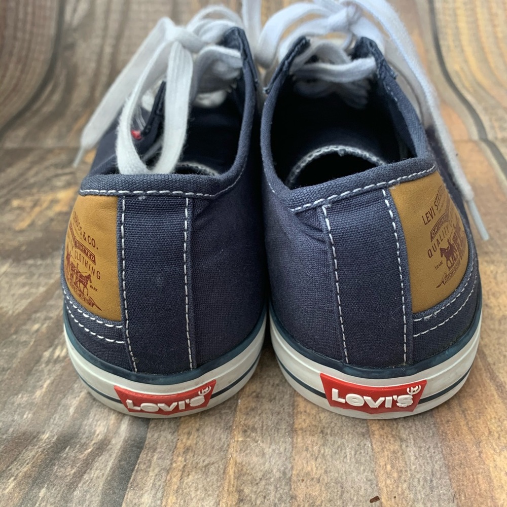 Levi’s sneakers size 9 - Picture 4 of 6